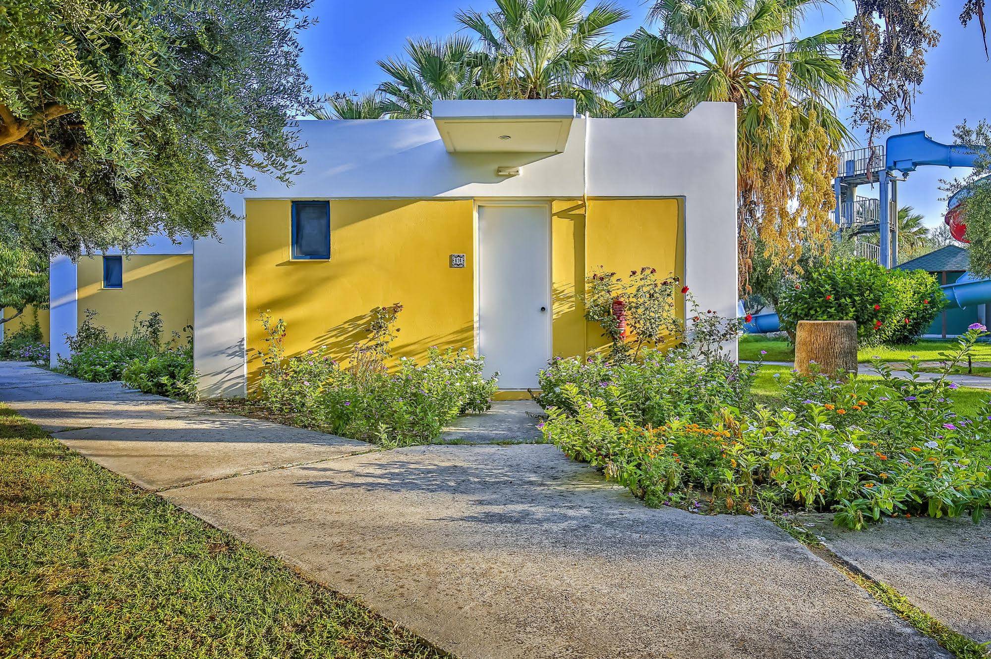 Alex Beach Hotel & Bungalows