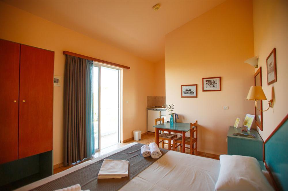 Filoxenia Hotel - Apartments