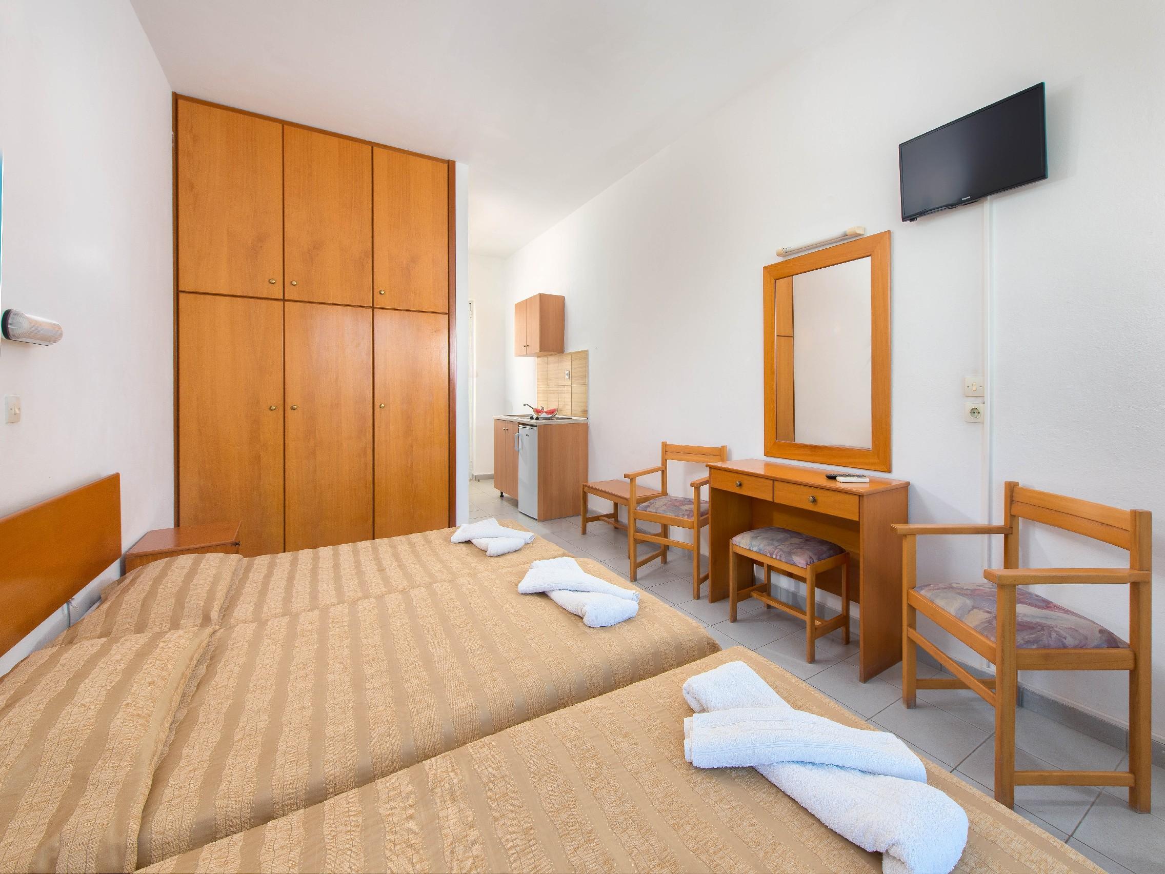 Bayside Hotel Katsaras