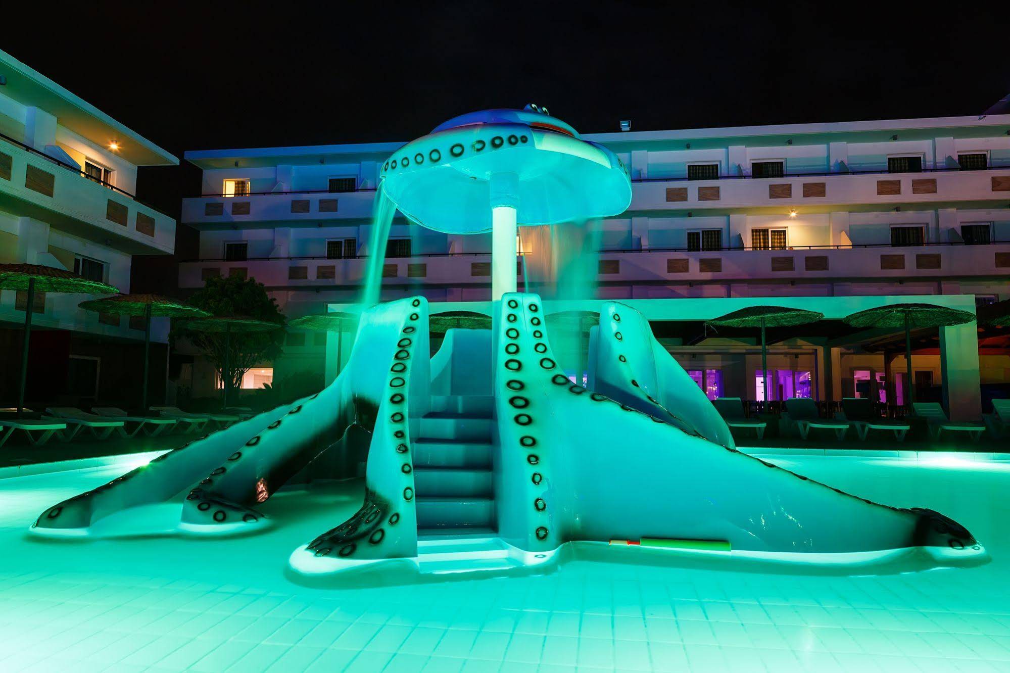 Forum Beach - Dodeca Sea Resort