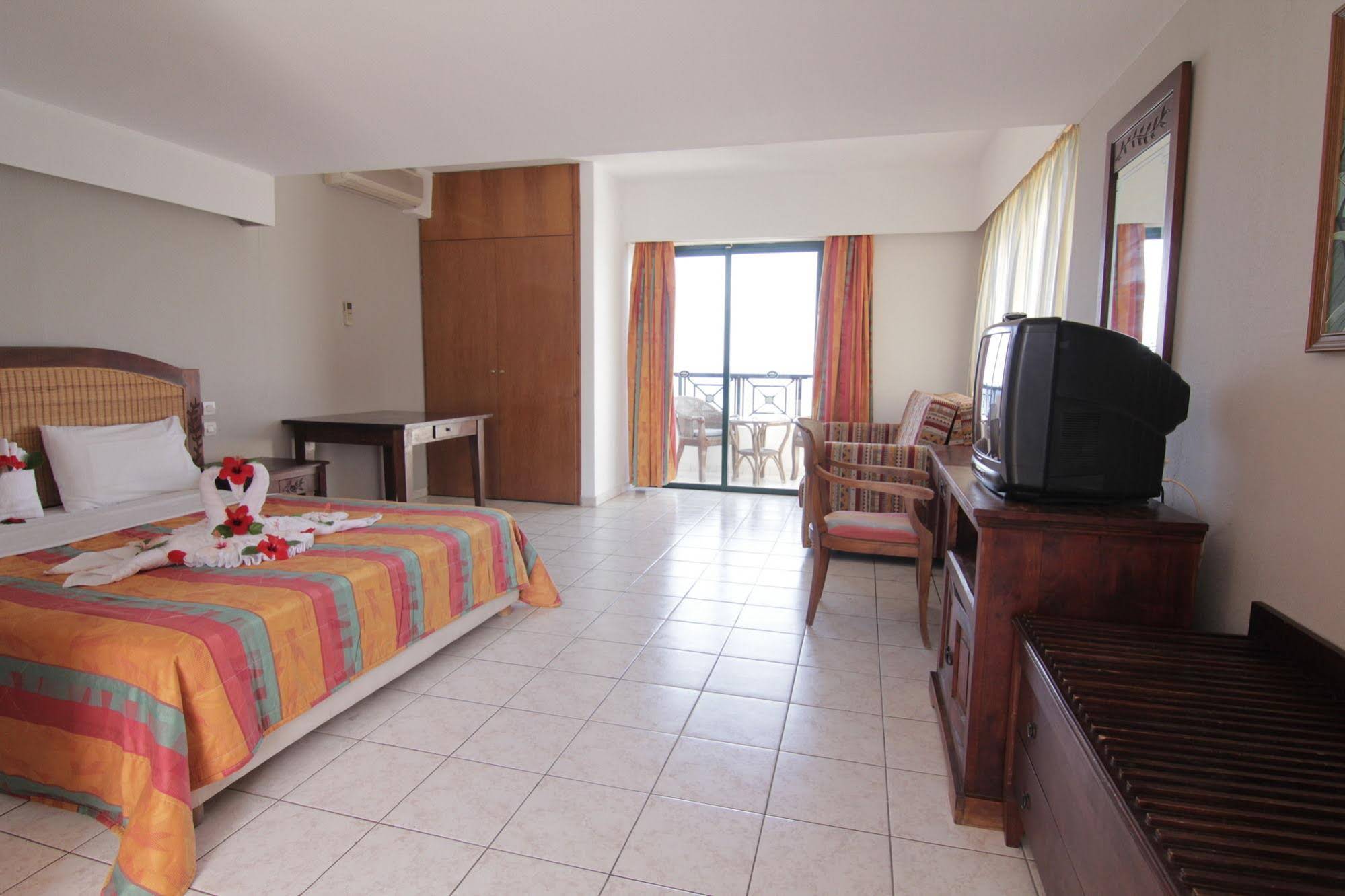 Forum Beach - Dodeca Sea Resort