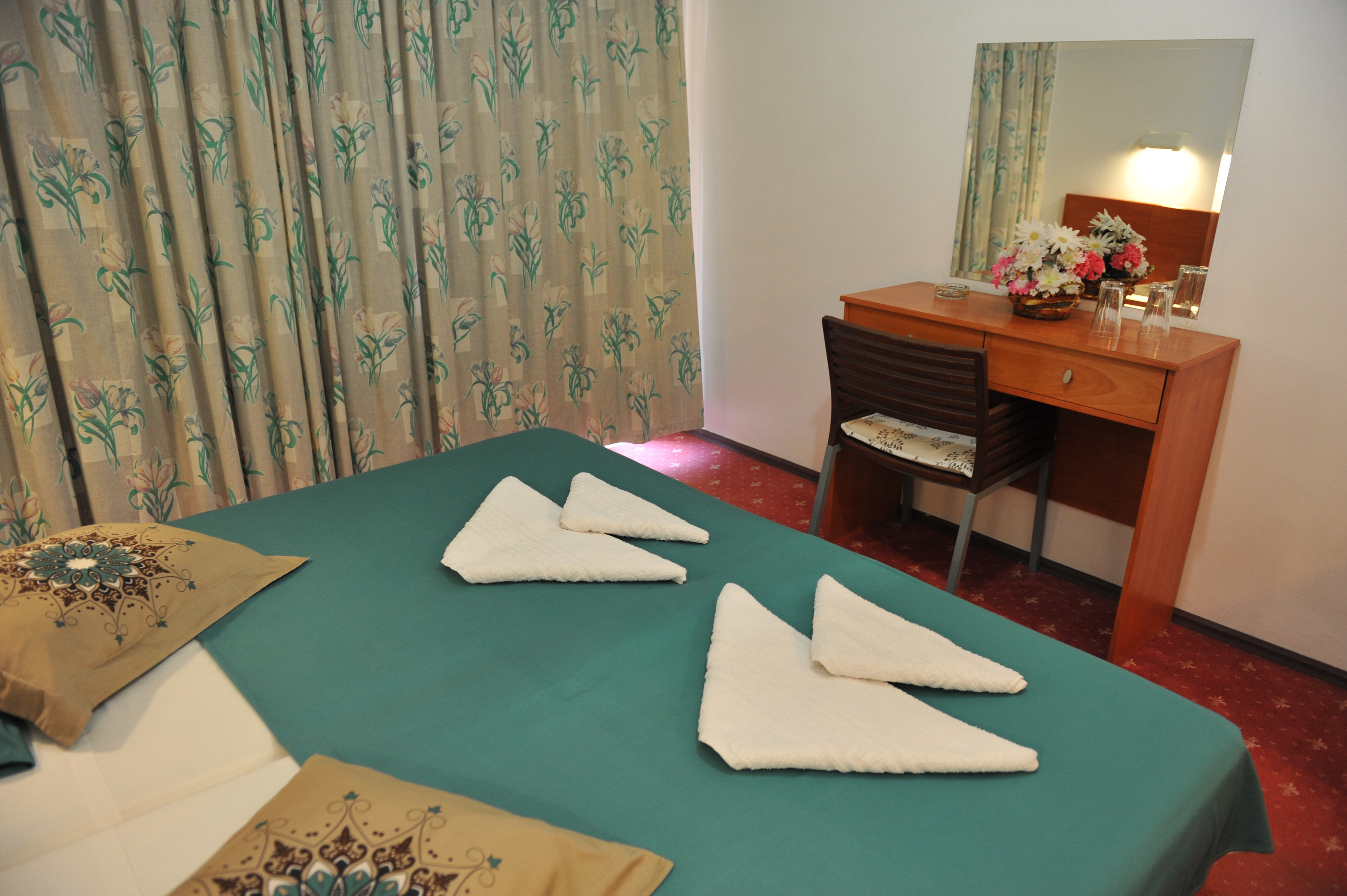 Heleni Beach Hotel