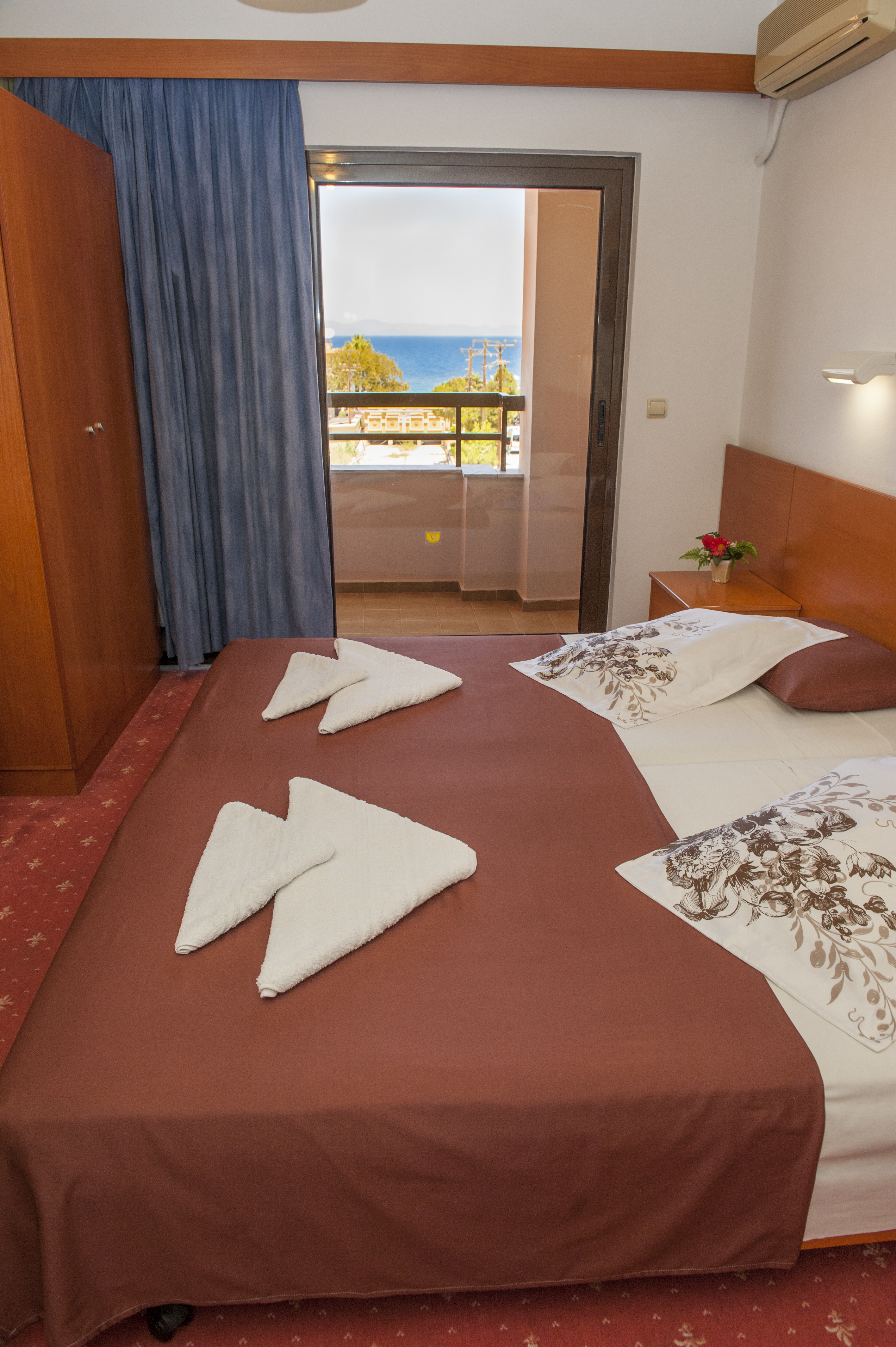 Heleni Beach Hotel