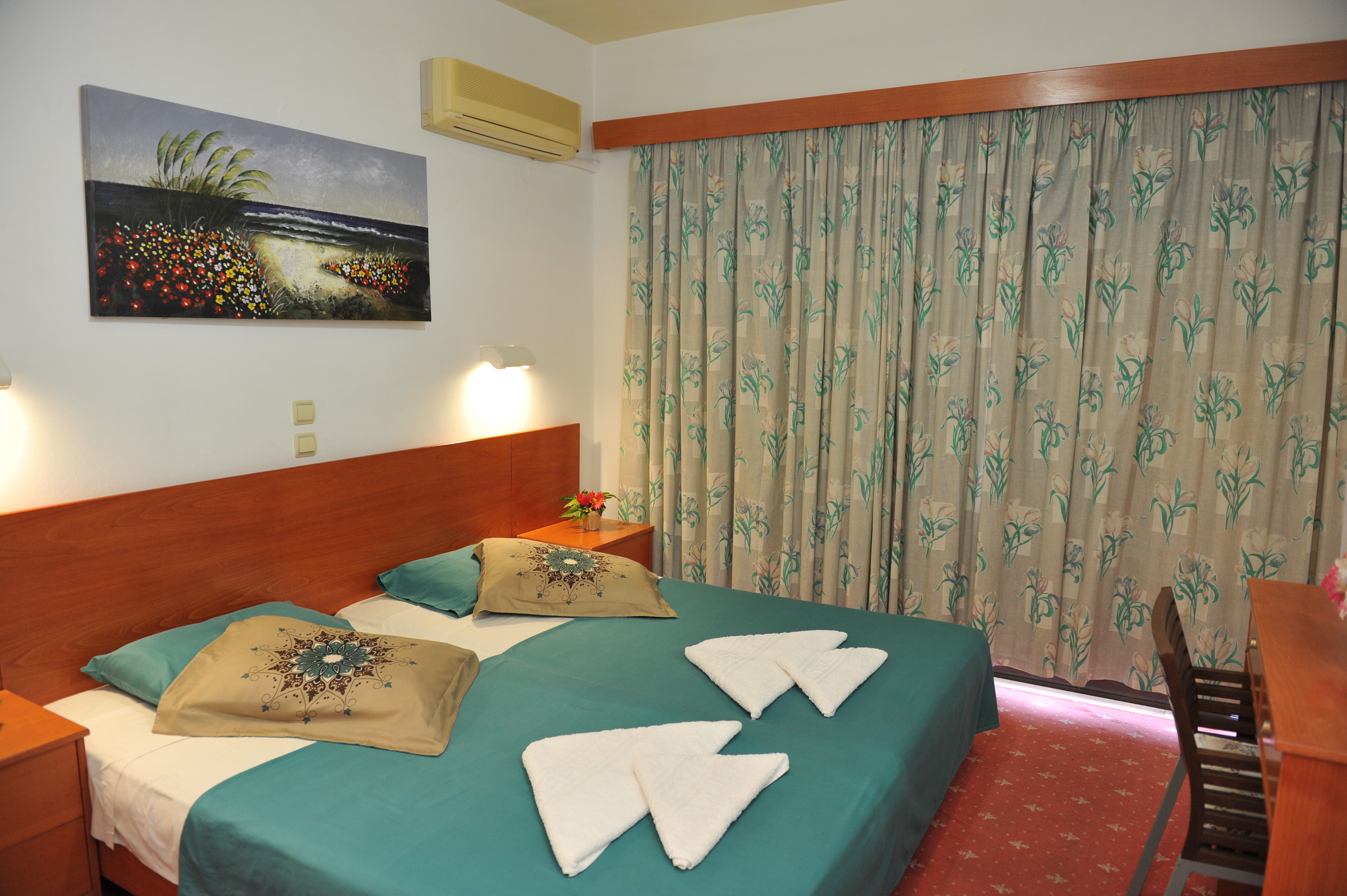 Heleni Beach Hotel