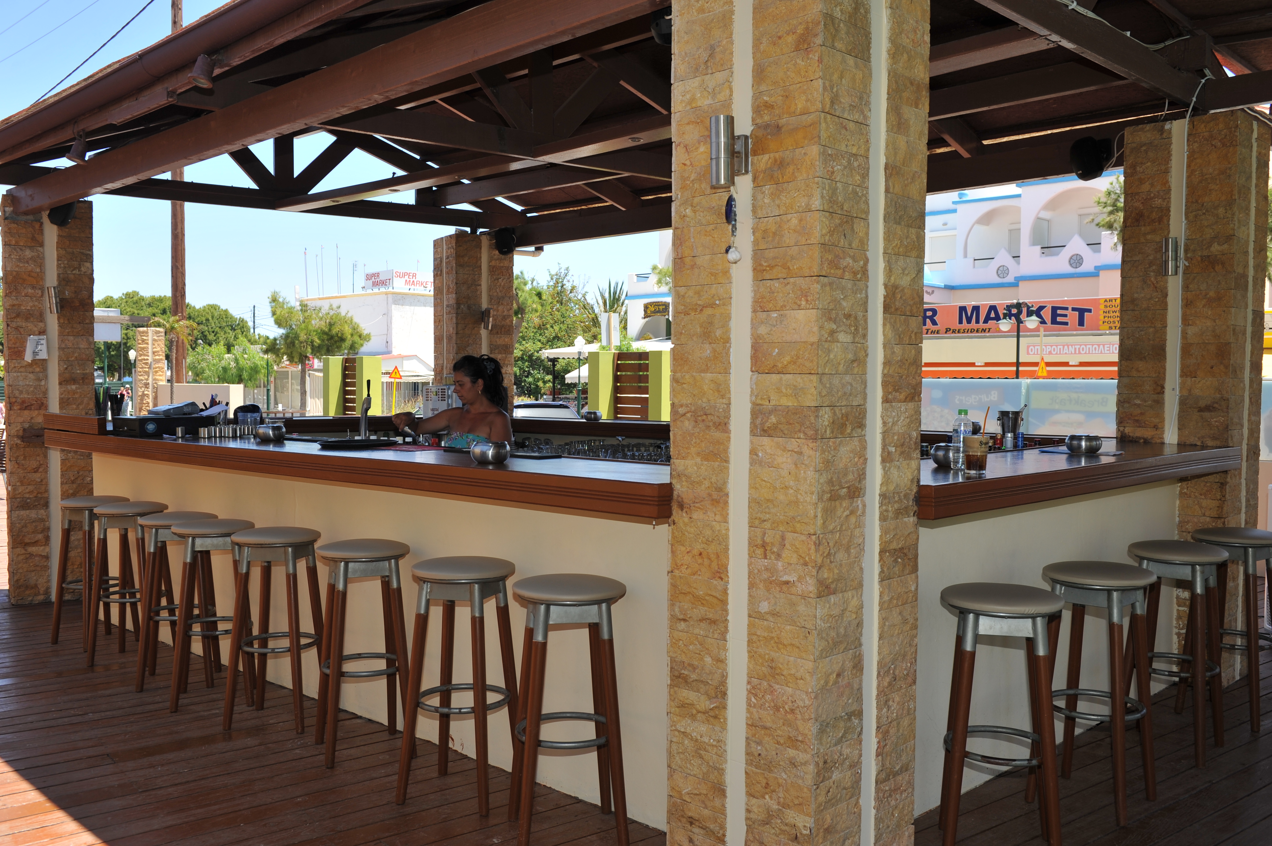 Heleni Beach Hotel