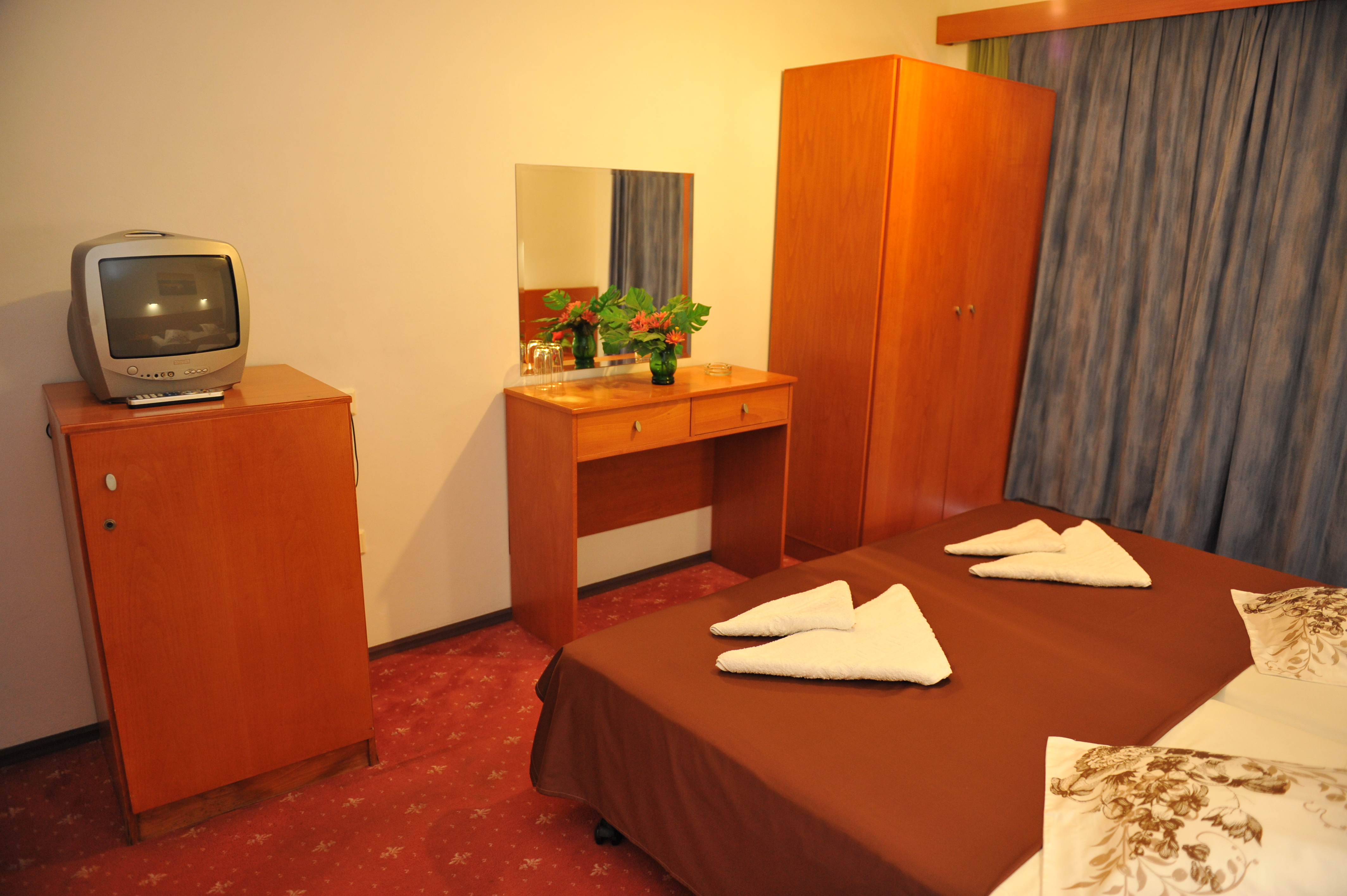 Heleni Beach Hotel