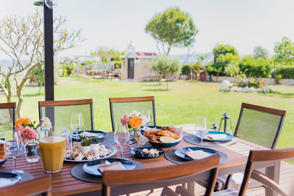Nastazia Luxury Beach House
