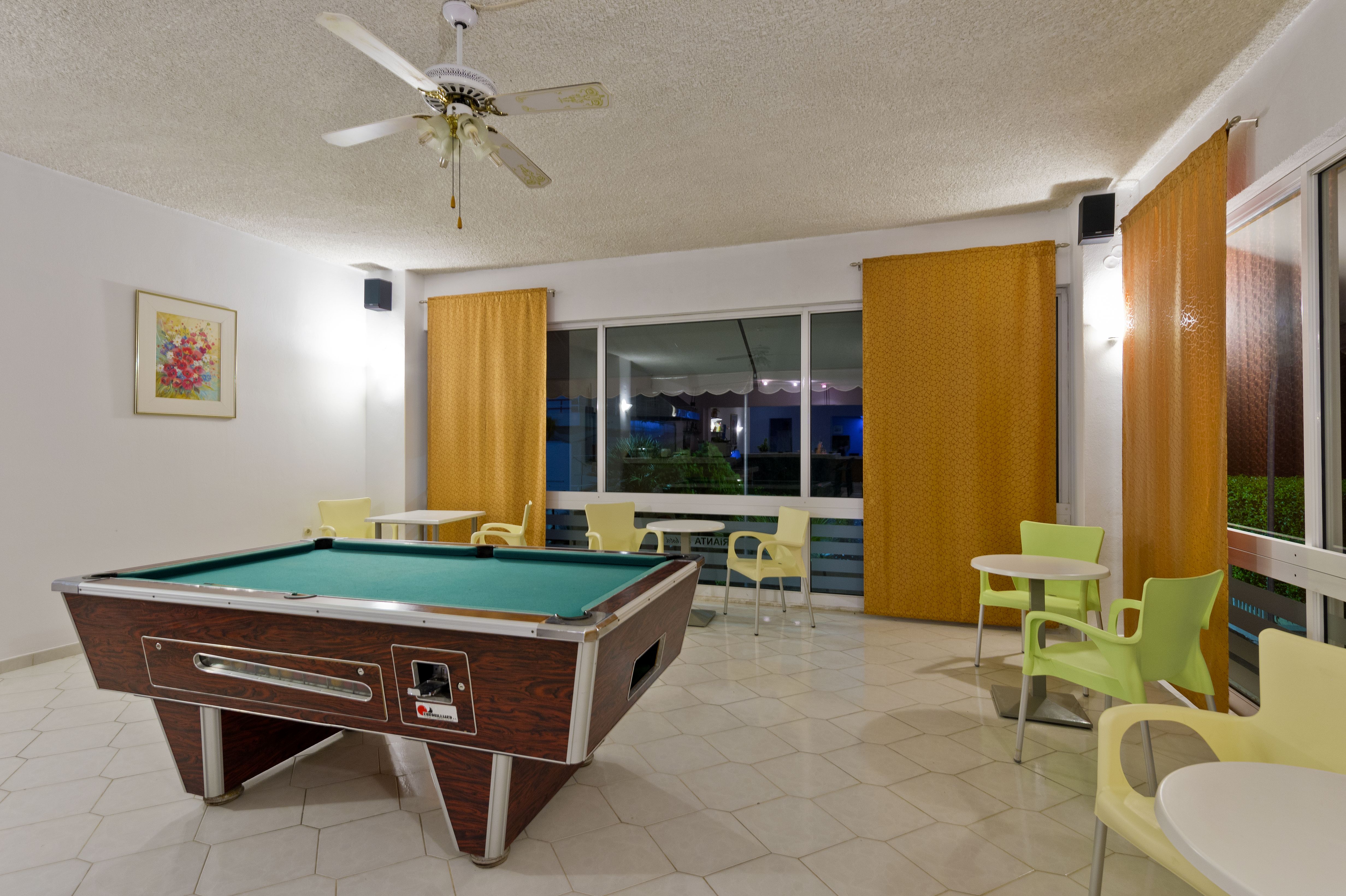 Trianta Hotel