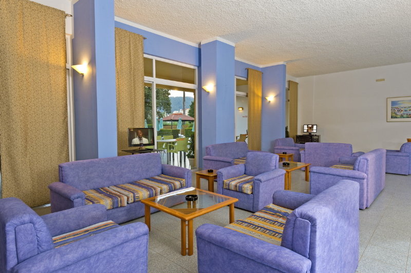 Trianta Hotel