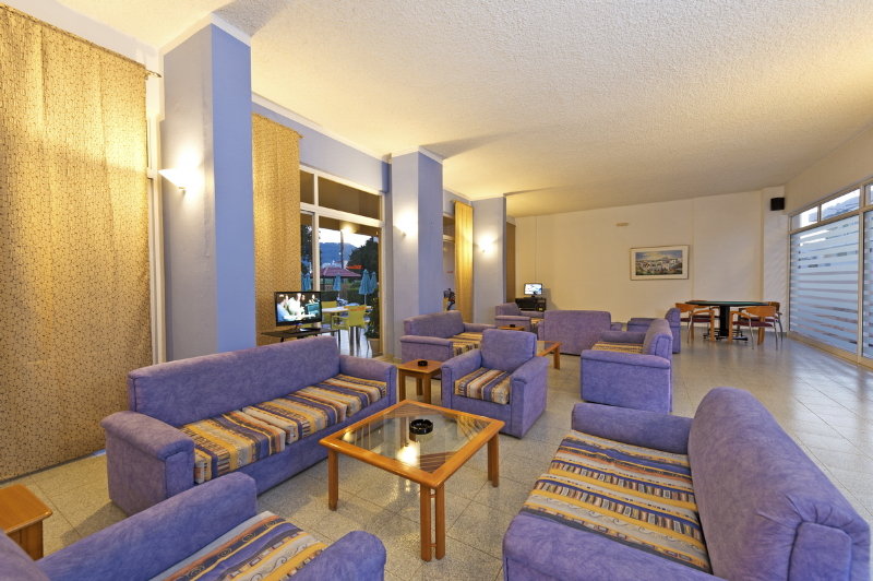 Trianta Hotel