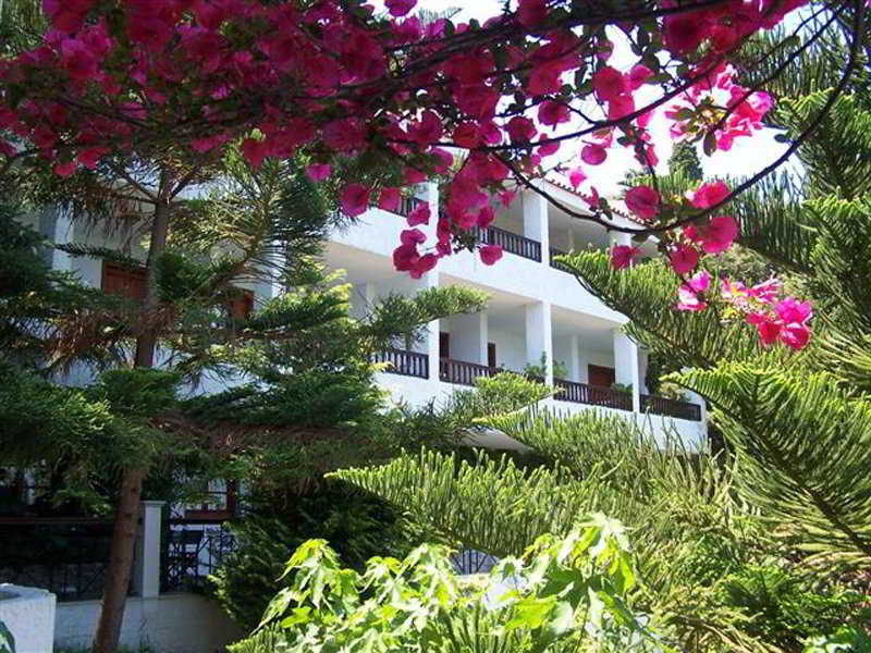 Daphne Hotel