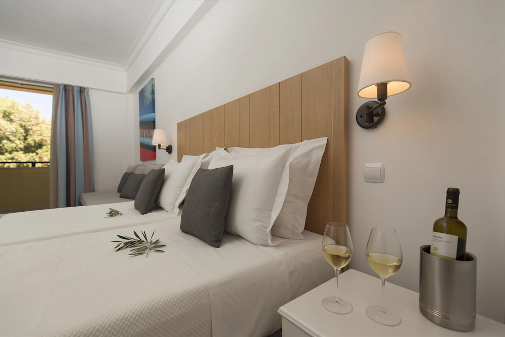 Samaina Hotels Inn