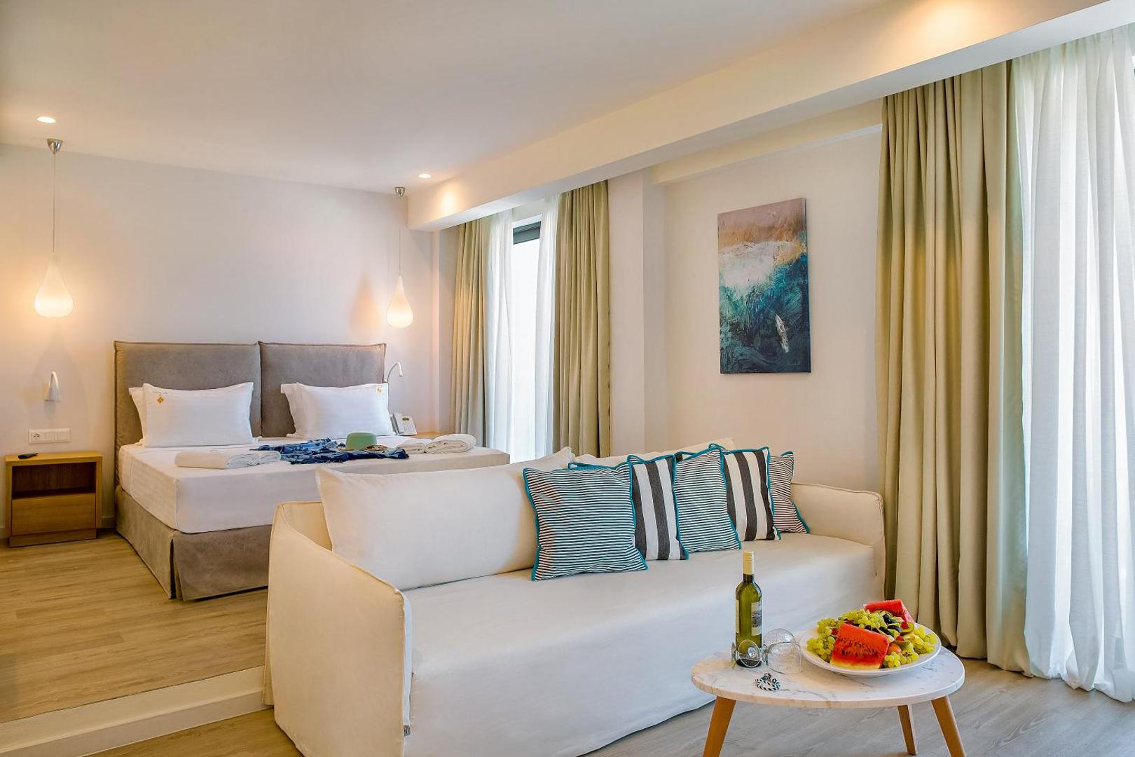 Samian Mare Hotel and Suites