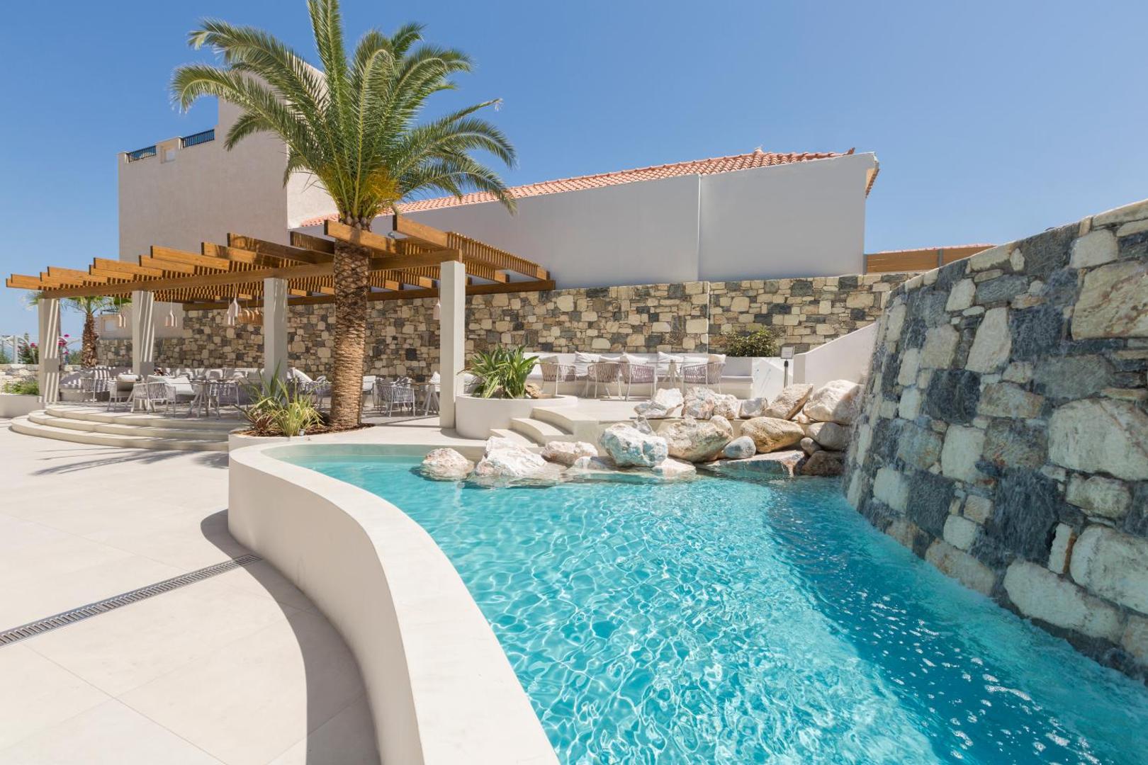 Samian Mare Hotel and Suites