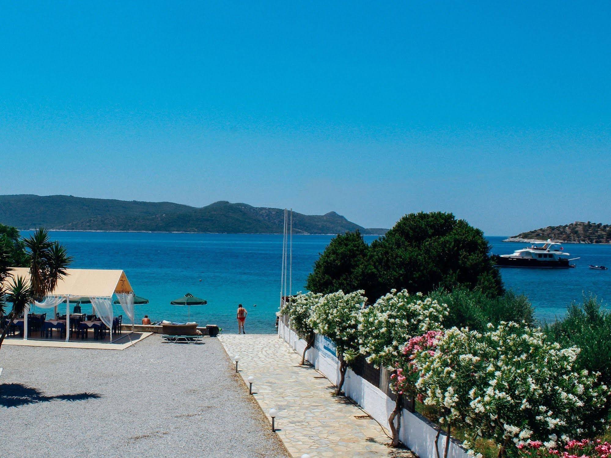 Klima Paradise Beachfront Studios & Apartments