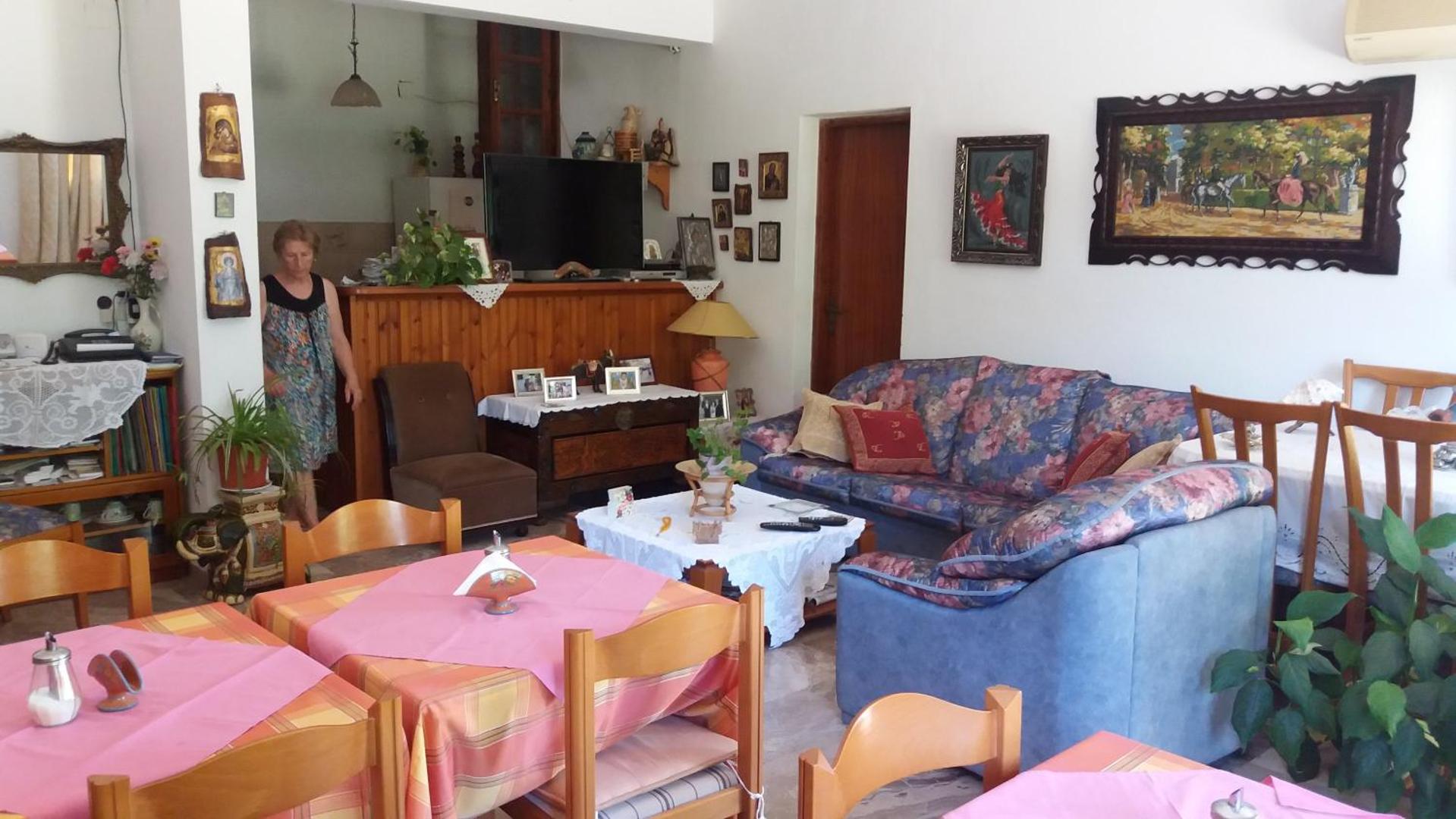 Alekos Rooms and Apartments