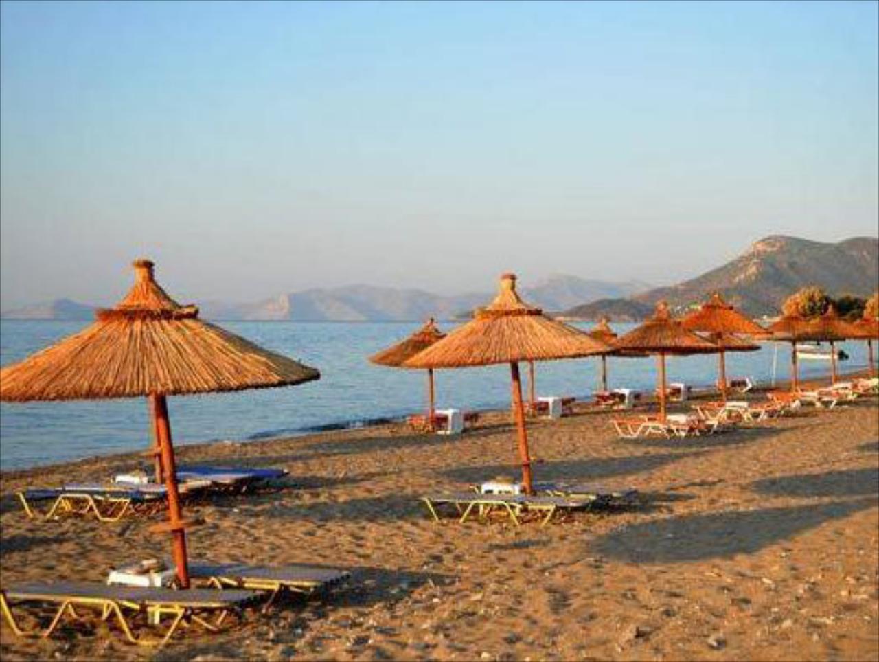 Elli Studios & Apartments