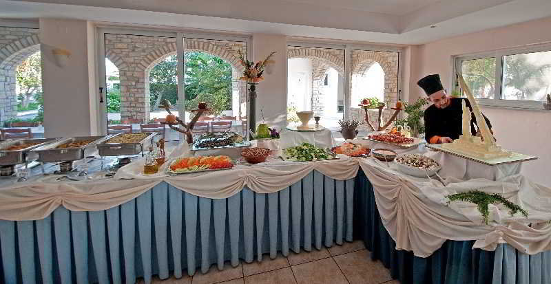 Zefiros Beach Hotel