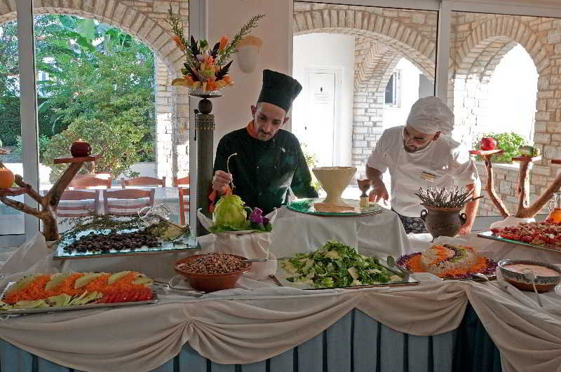 Zefiros Beach Hotel