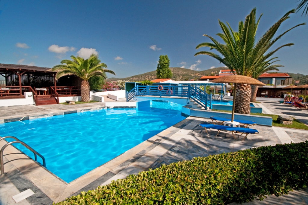 Zefiros Beach Hotel