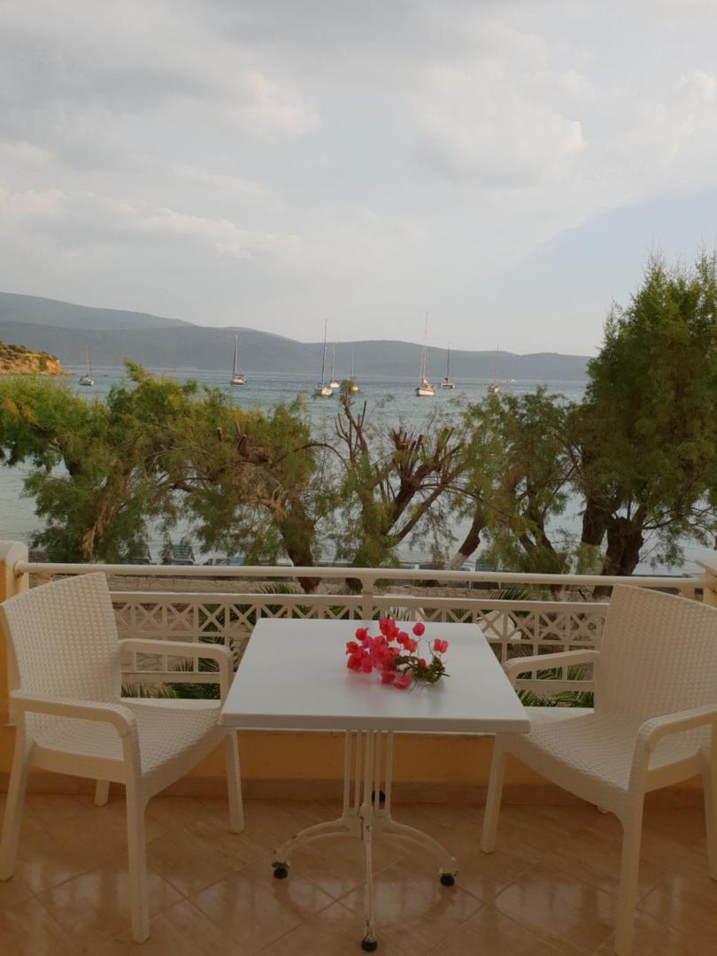 Posidonio Bay
