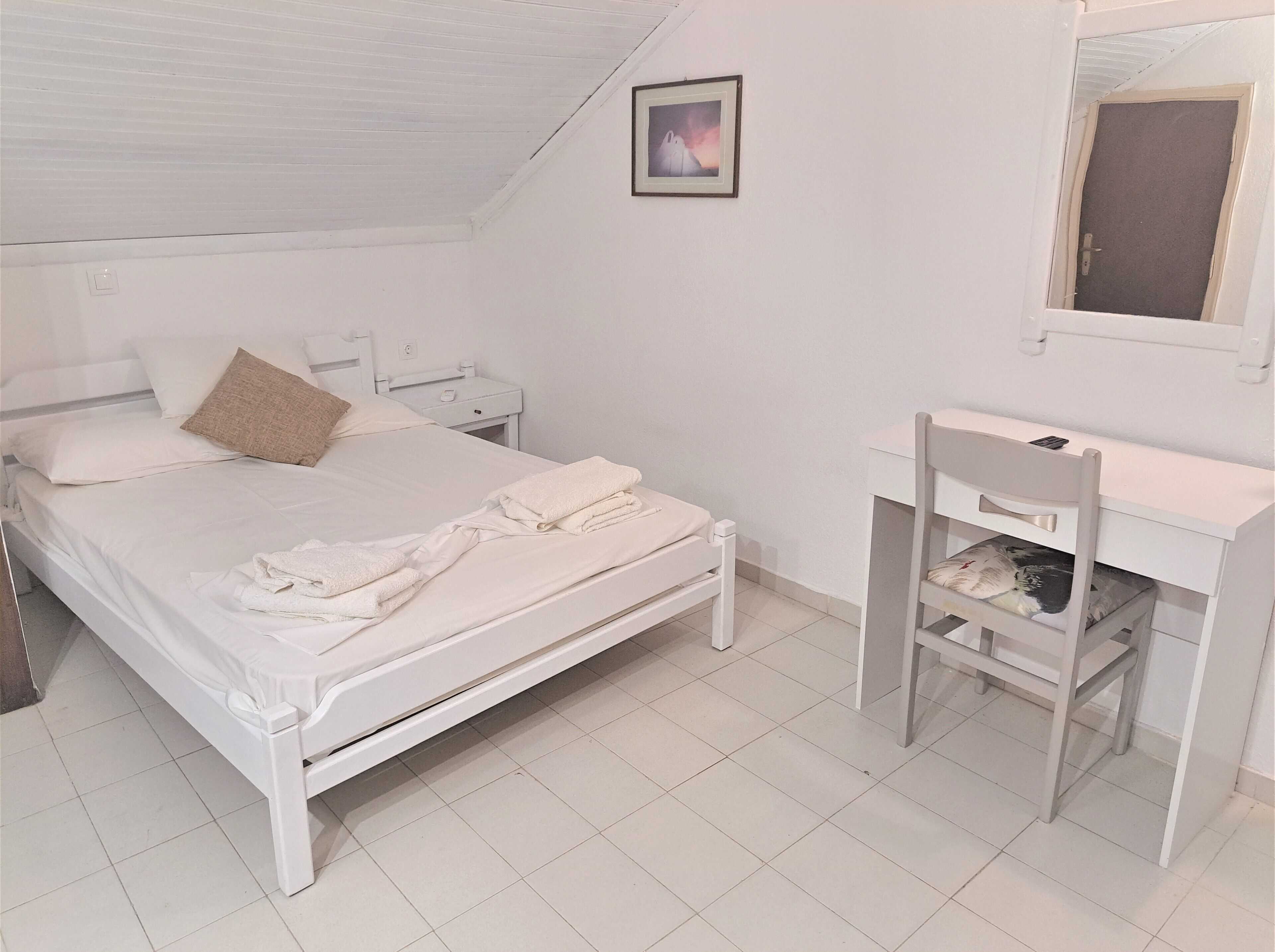 Lakis studios