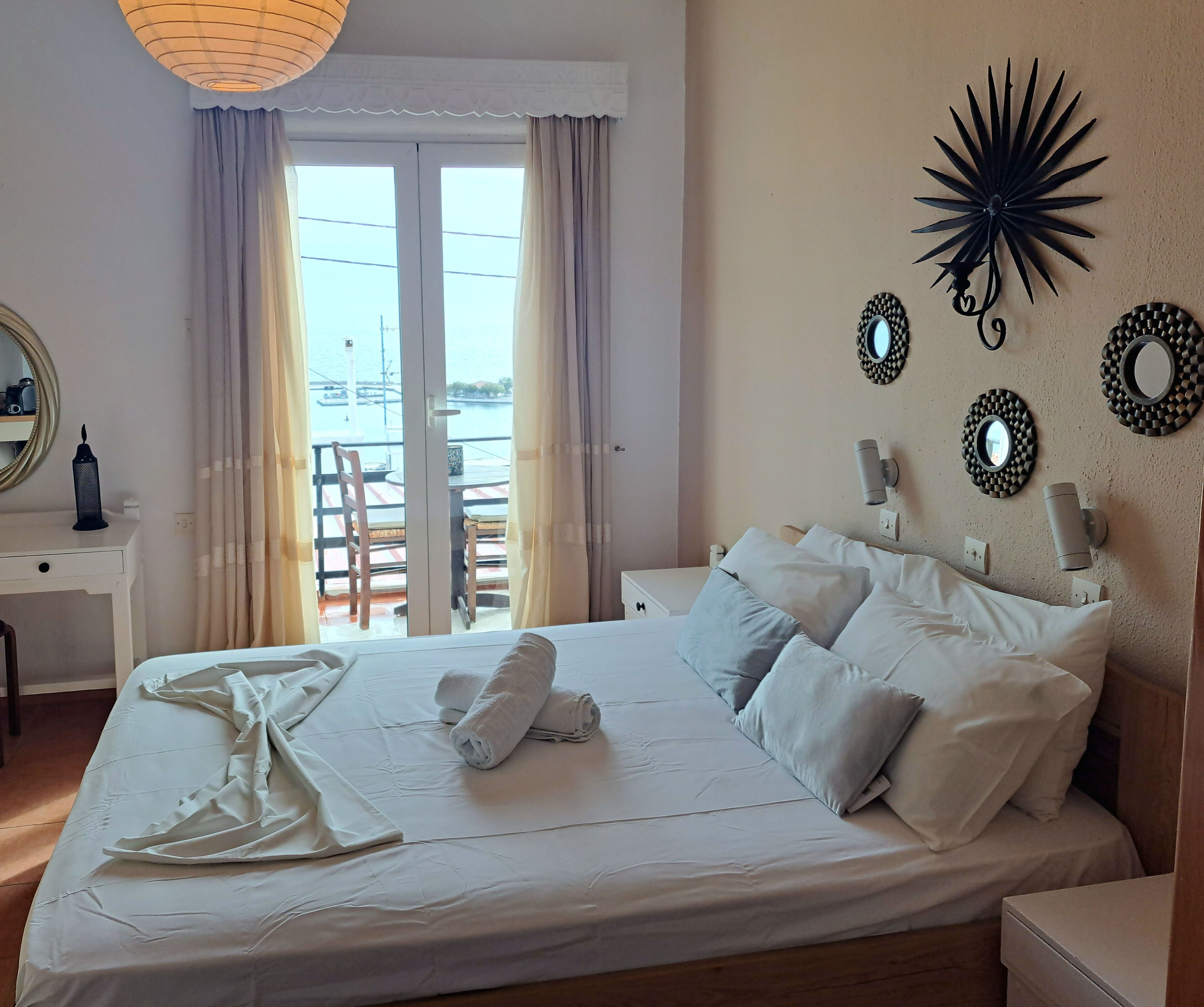 Lakis studios