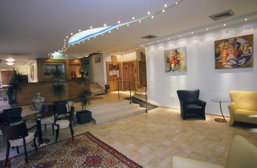 Hotel Aeolis