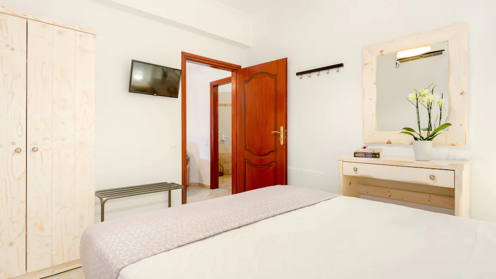 Akrotiri Apartments