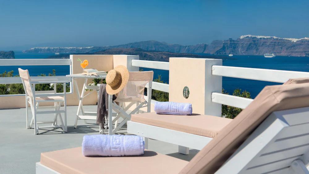Akrotiri Apartments