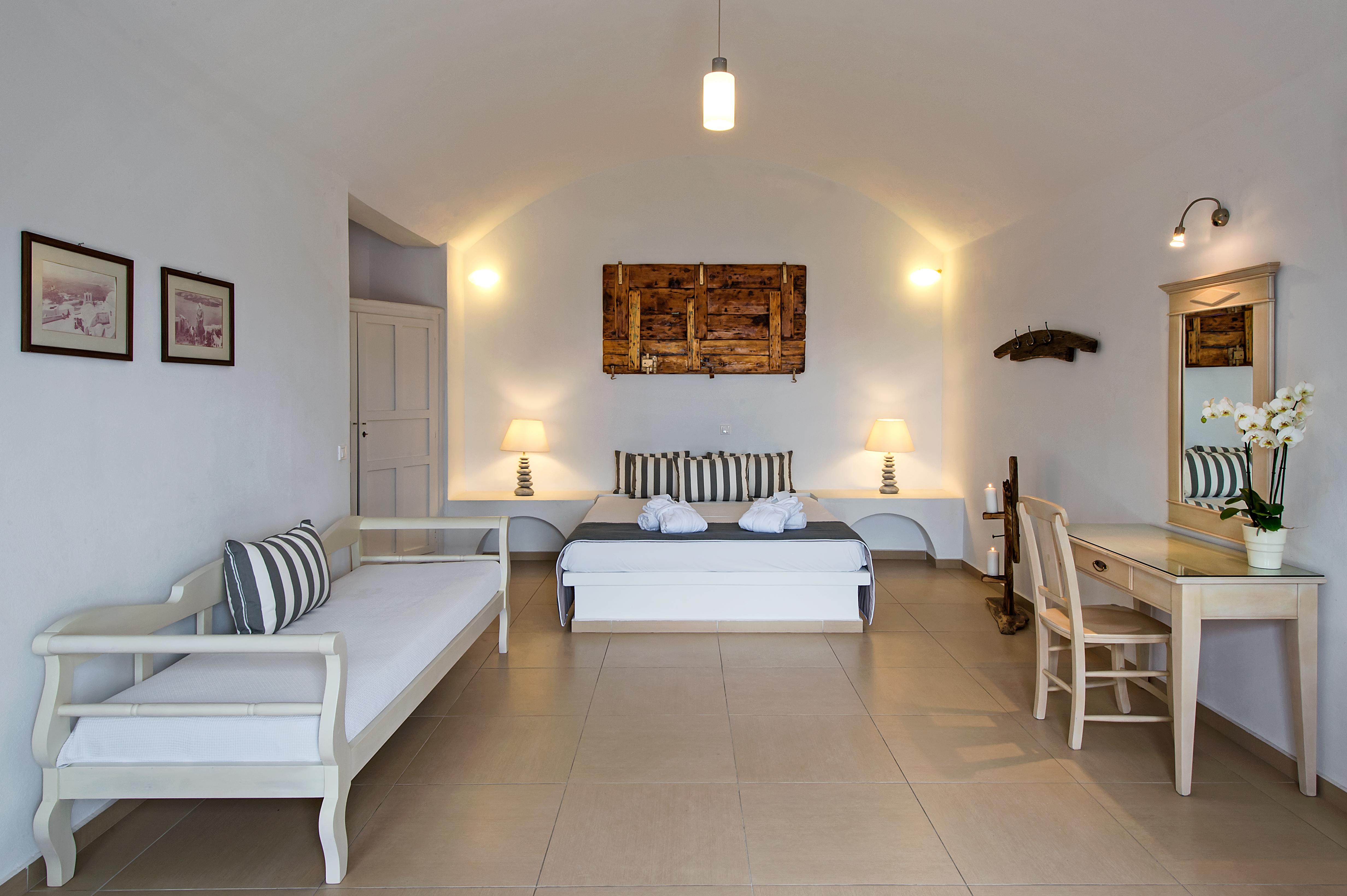 Apanemo Hotel And Suites