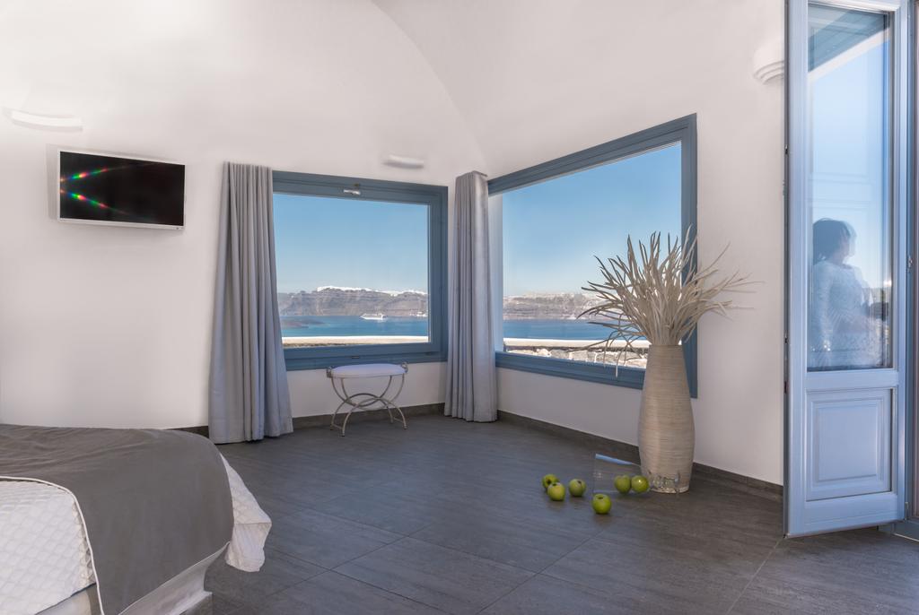 Apanemo Hotel And Suites