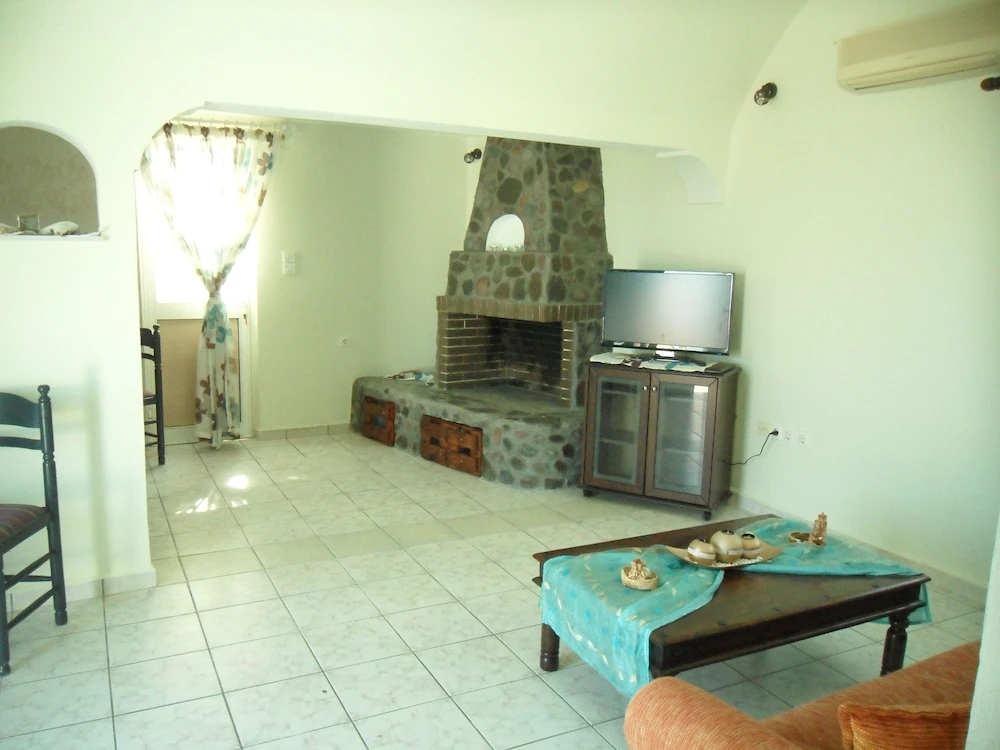 Villa Iliovasilema Santorini