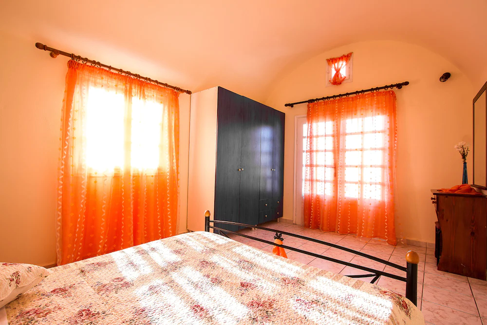 Villa Iliovasilema Santorini