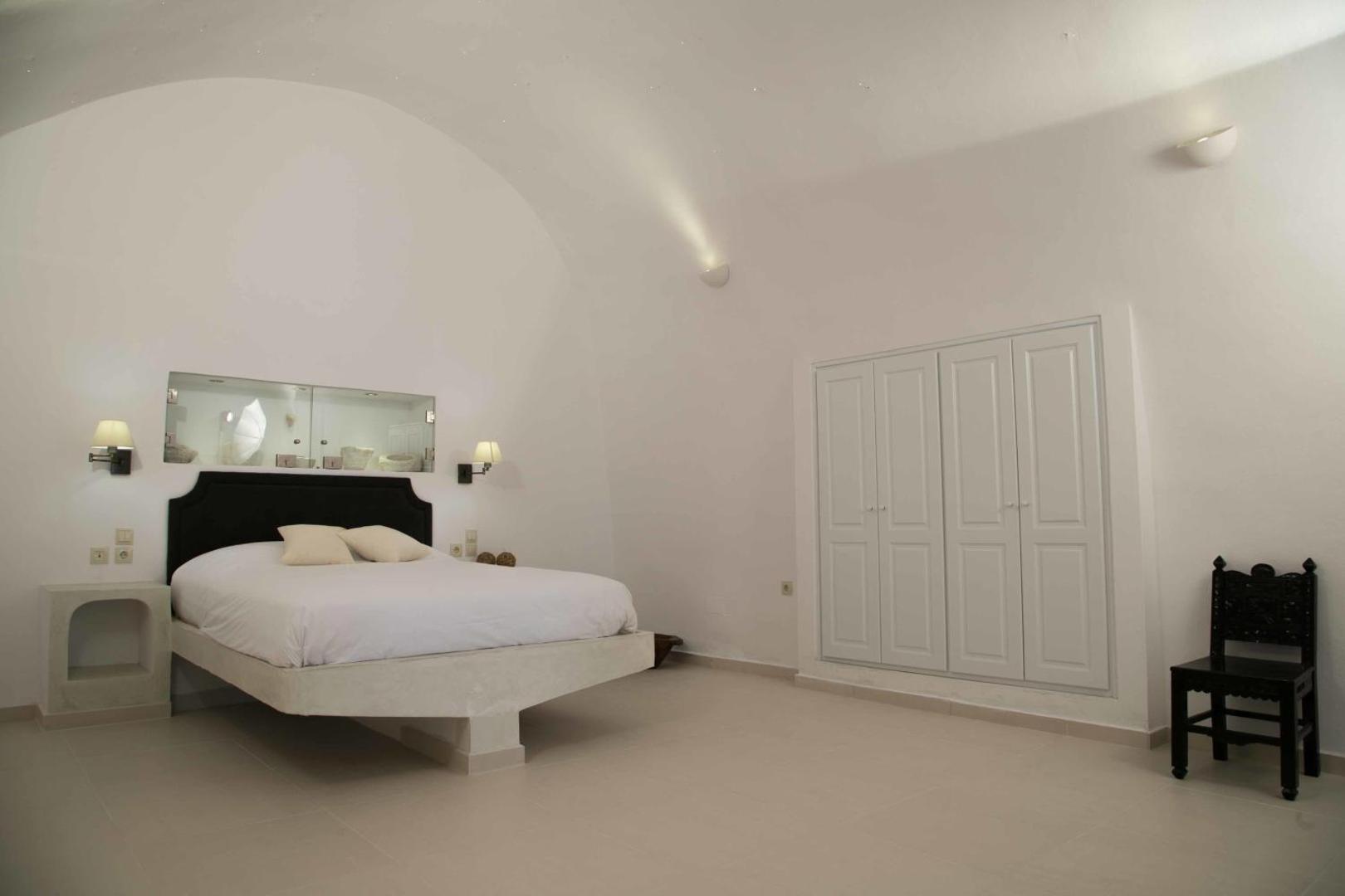Dimitrios Cave House
