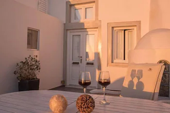 Dimitrios Cave House