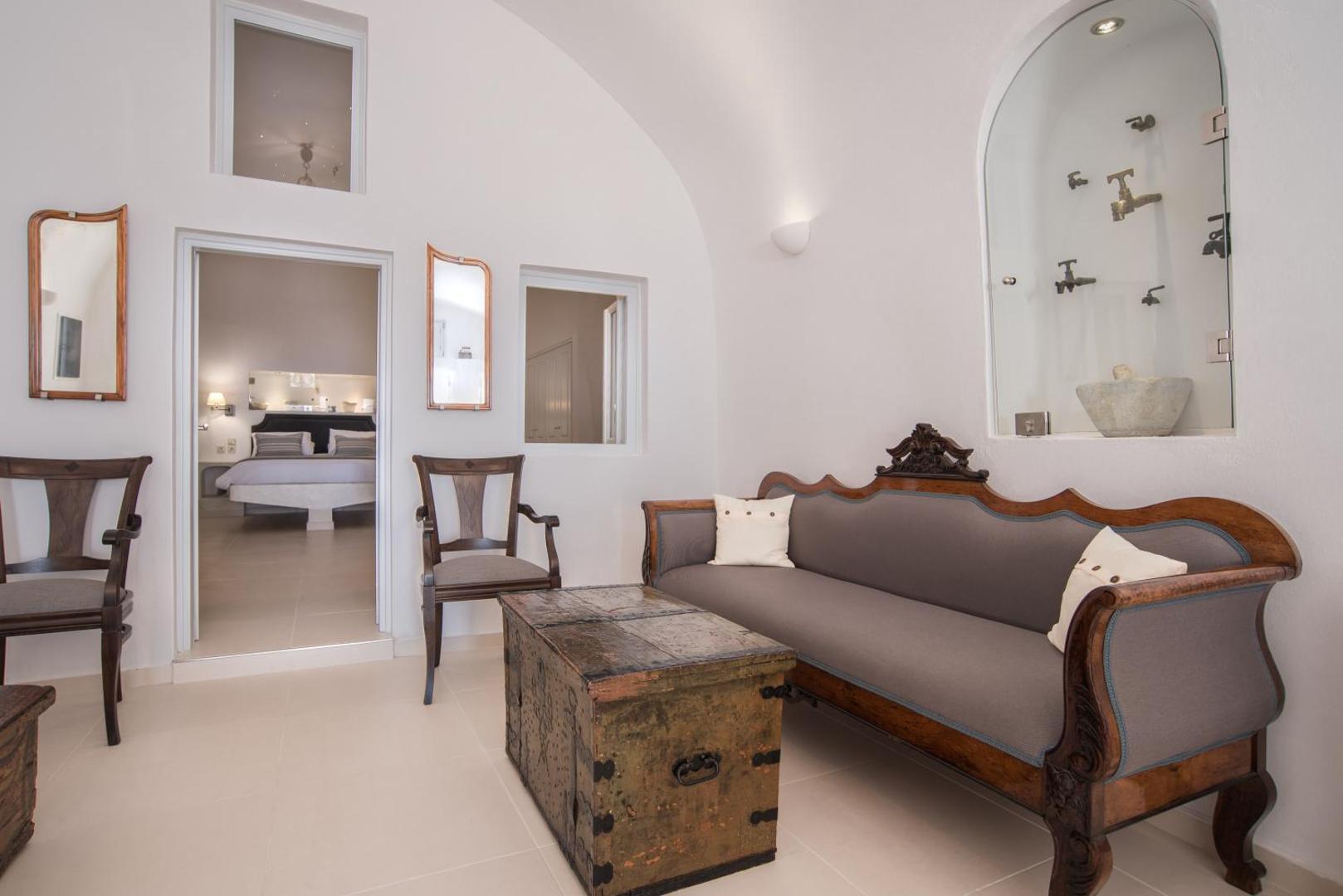 Dimitrios Cave House
