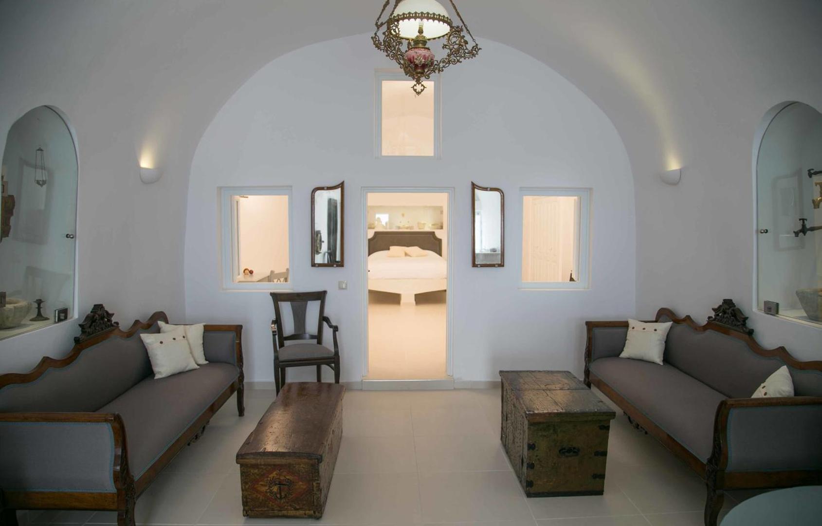 Dimitrios Cave House