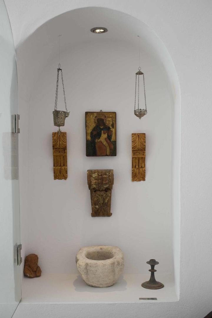Dimitrios Cave House