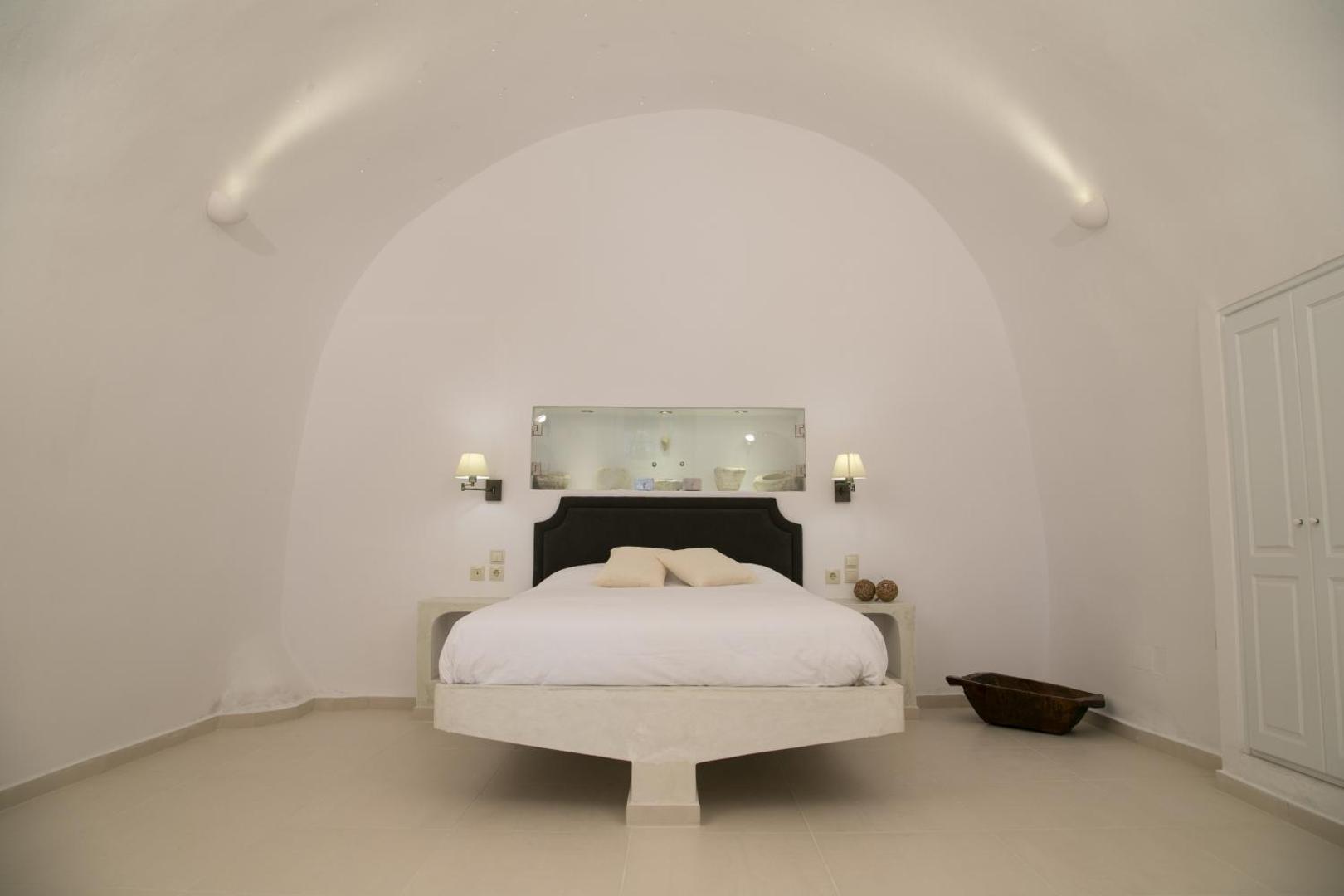 Dimitrios Cave House