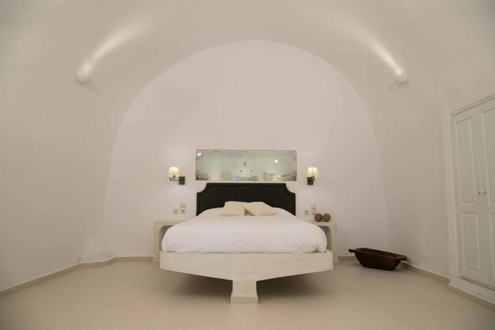 Dimitrios Cave House