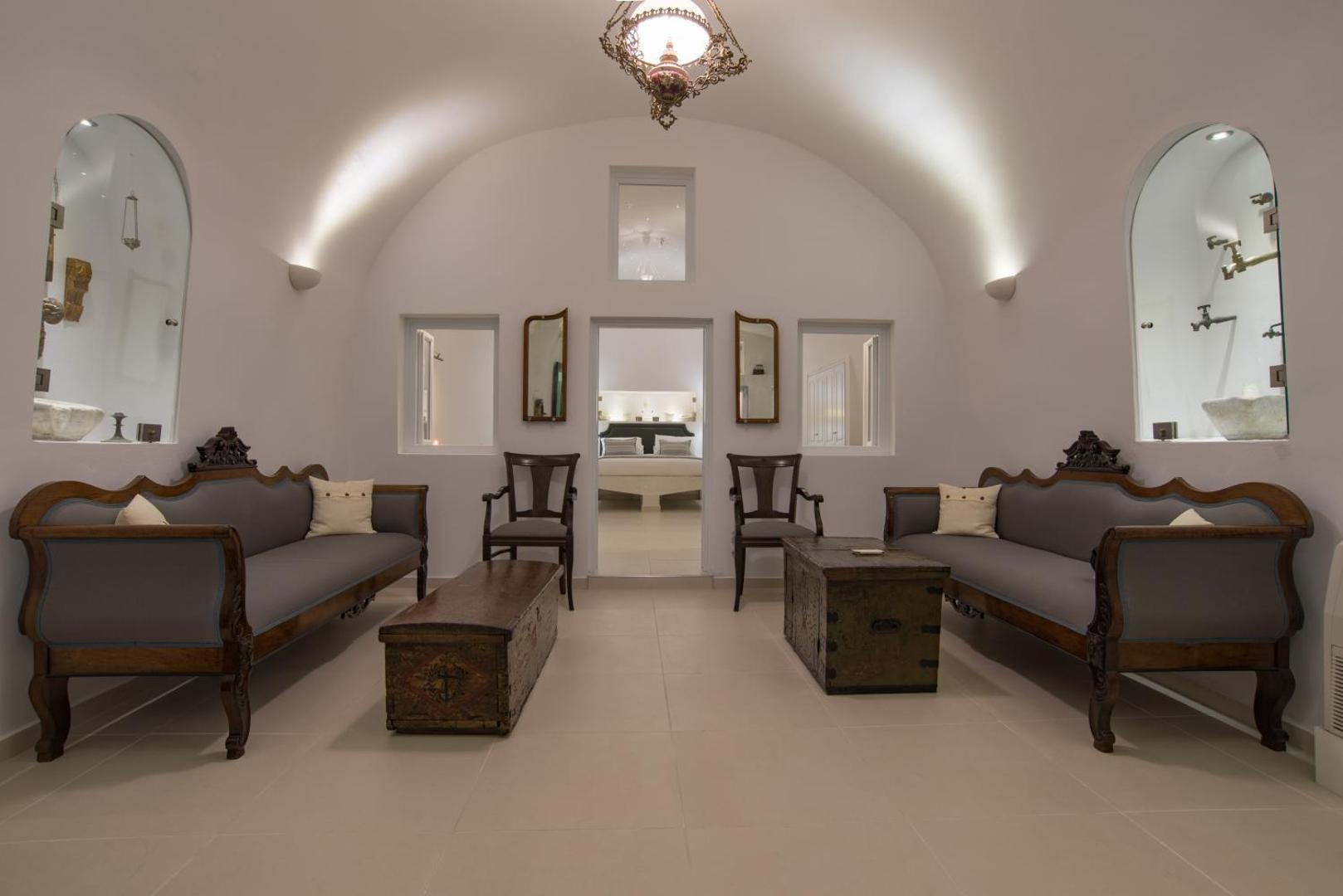 Dimitrios Cave House