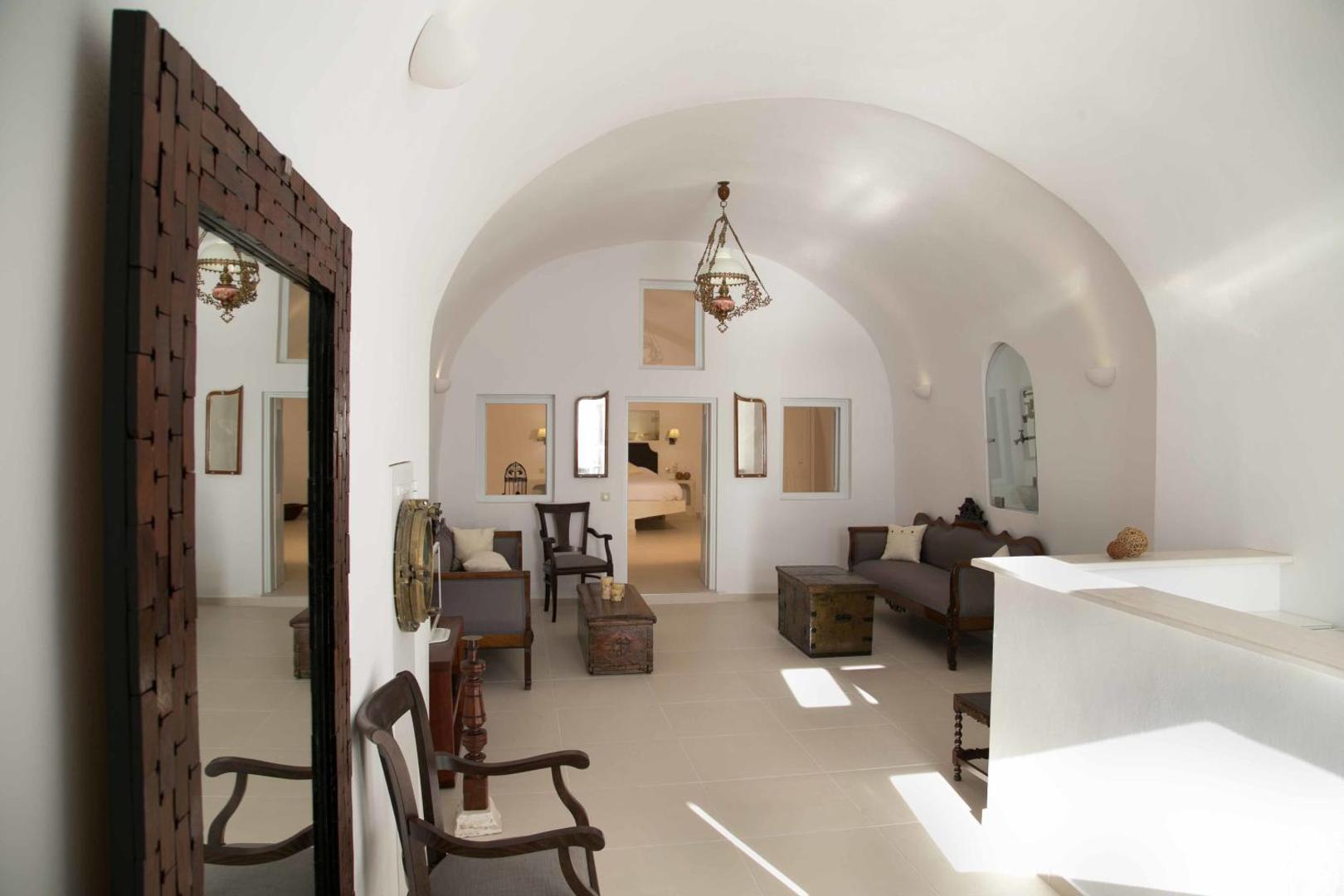 Dimitrios Cave House