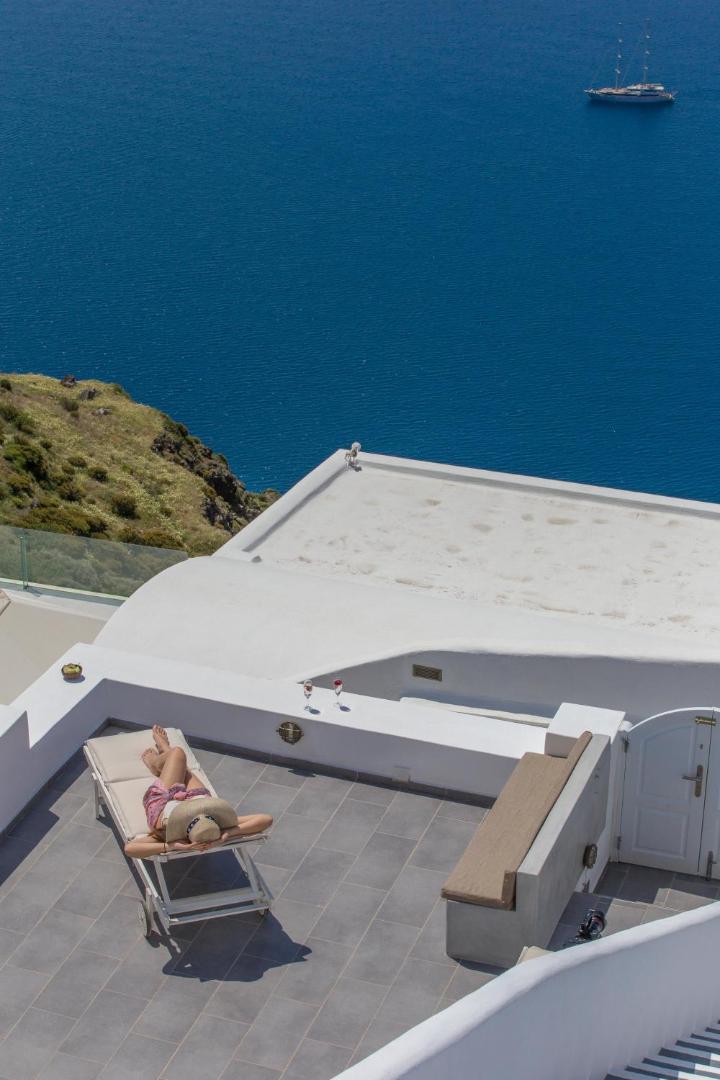 Dimitrios Cave House