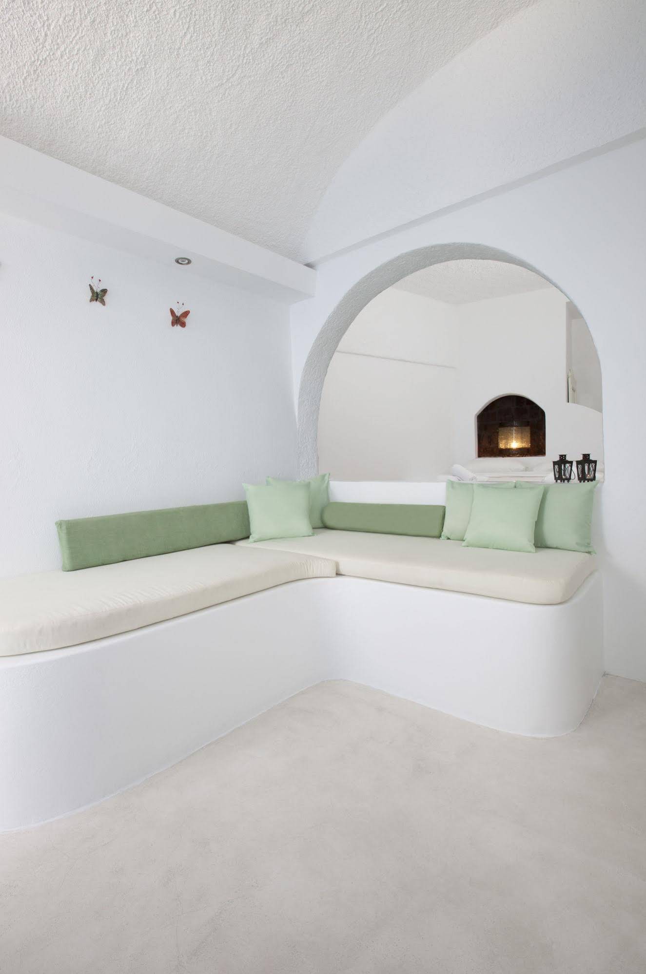 Abyssanto Suites & Spa