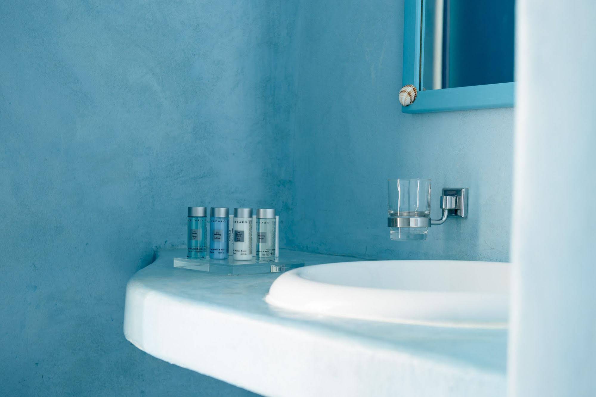 Abyssanto Suites & Spa
