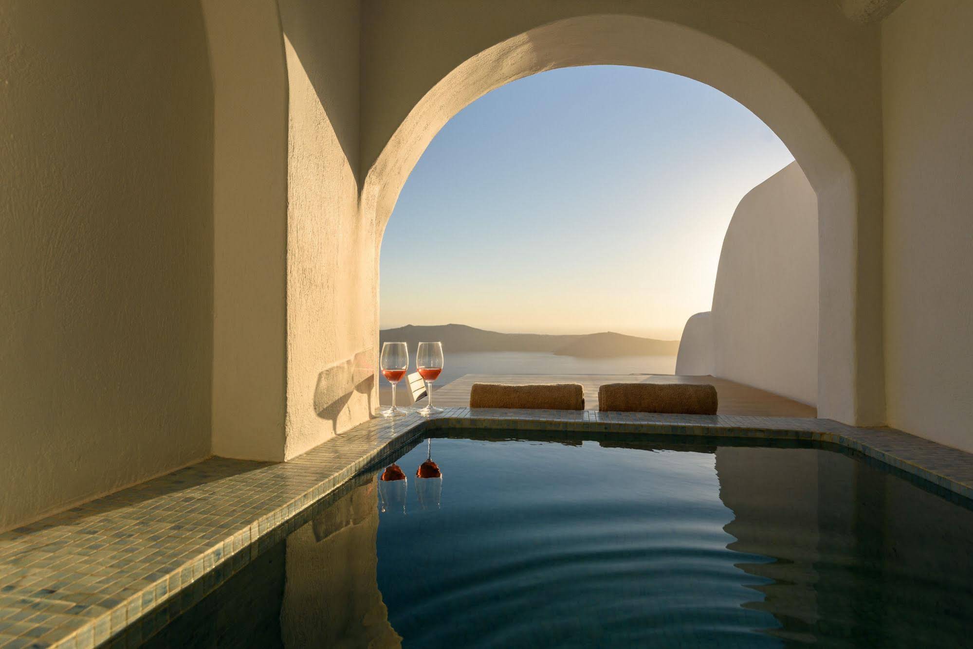 Abyssanto Suites & Spa