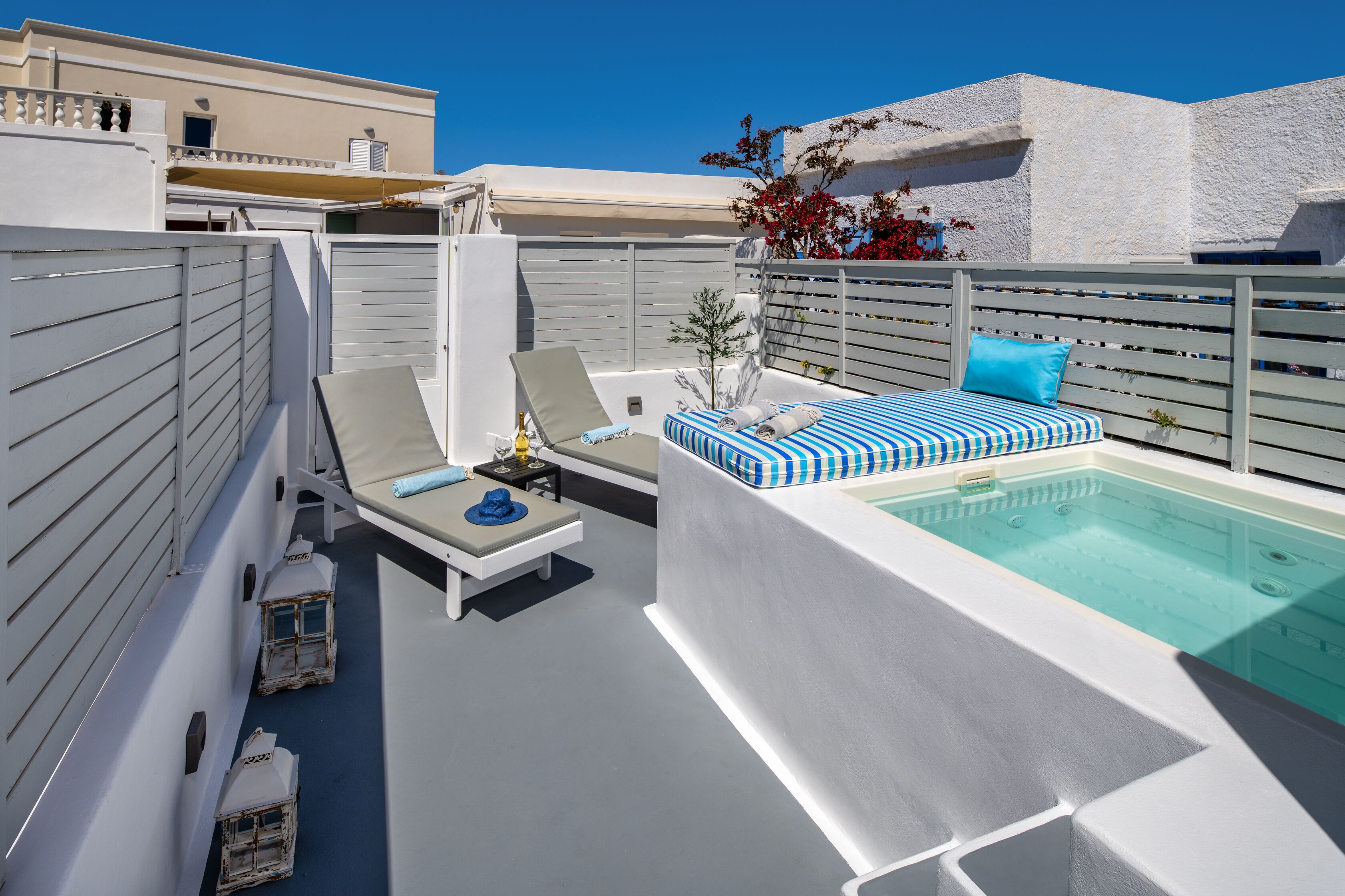 Amoramelia Suites