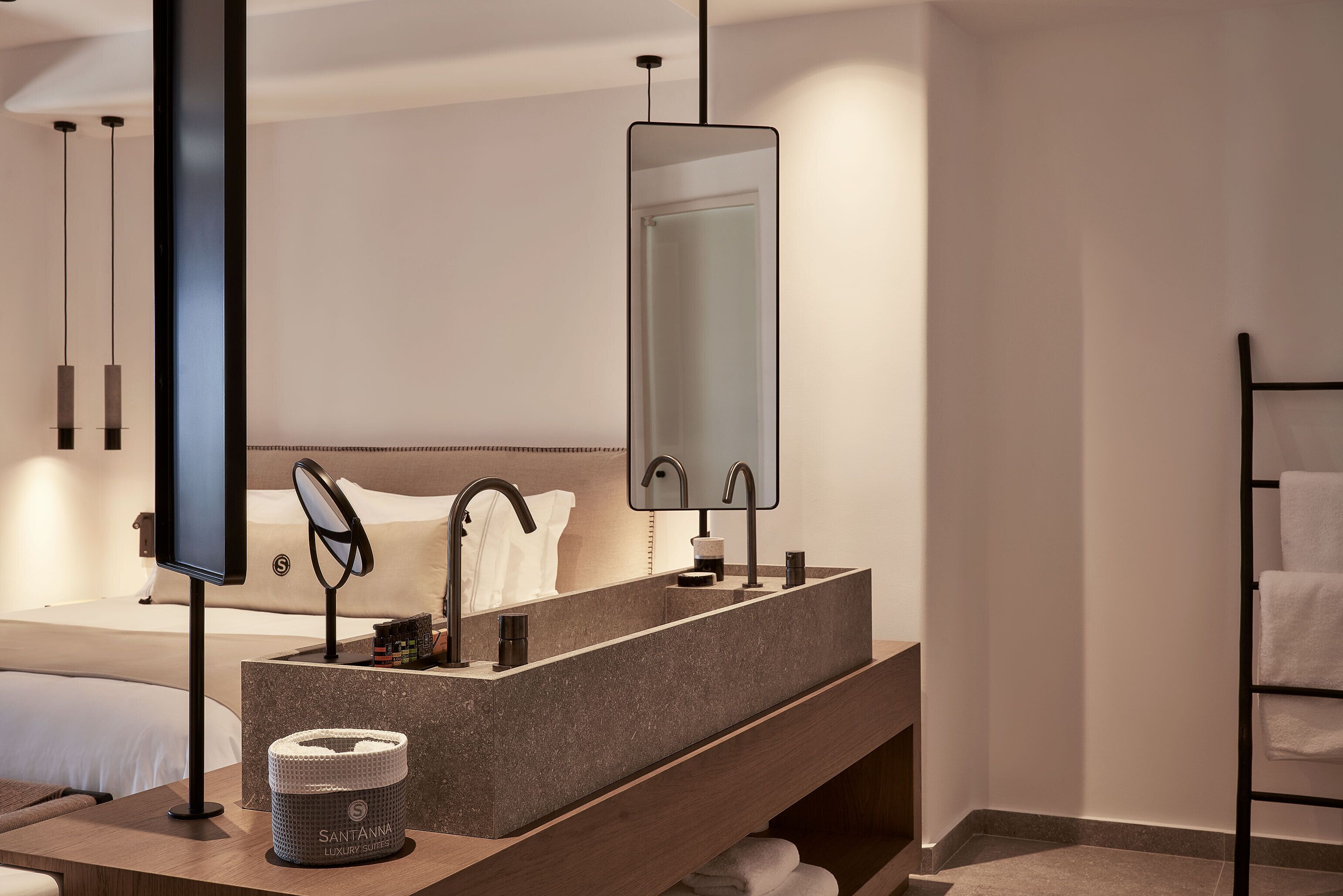 SantAnna Luxury Suites