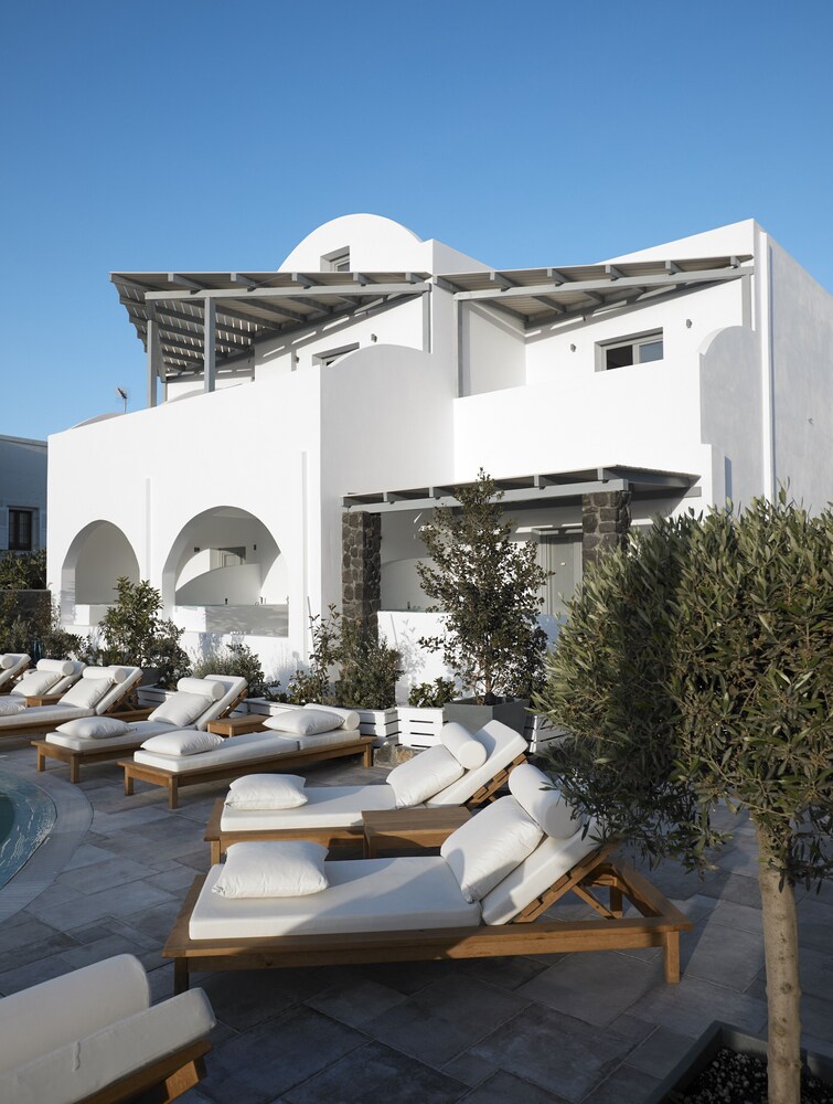 Amara Suites Santorini